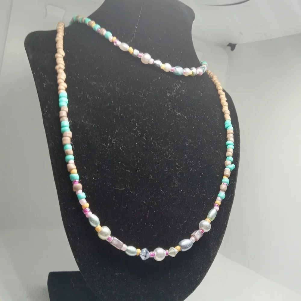 Hand Crafted Turquoise and Tan Beaded Necklace Set - Picture 4 of 16